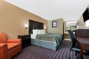 Days Inn by Wyndham Maumee/Toledo - Maumee - 1