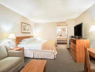 Travelodge by Wyndham Pueblo - 8
