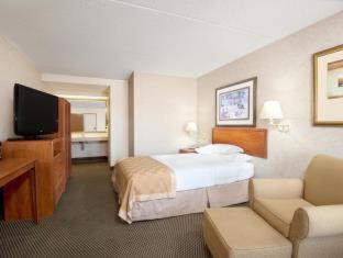 Travelodge by Wyndham Pueblo - 7