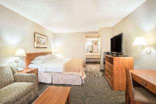 Travelodge by Wyndham Pueblo - 5