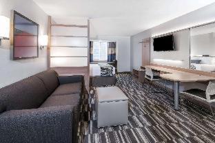 Microtel Inn & Suites by Wyndham Warsaw - 7