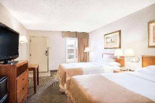 Travelodge by Wyndham Pueblo - 1