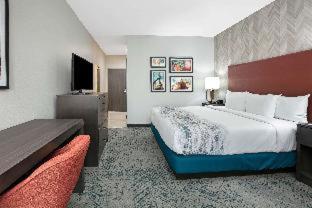 La Quinta Inn & Suites DFW West-Glade-Parks - Euless - 2