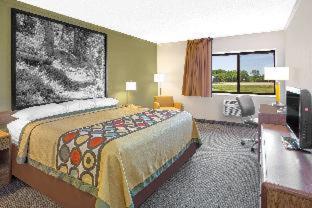Super 8 by Wyndham Windsor/Madison North - Windsor - 7