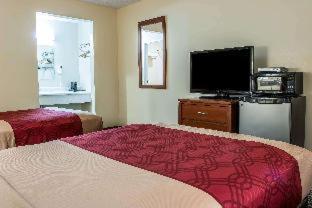 Econo Lodge - 2