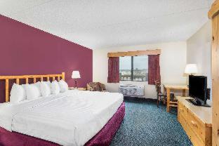 AmericInn by Wyndham Wisconsin Dells - Wisconsin Dells - 6