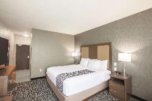 La Quinta by Wyndham San Marcos Outlet Mall - 3