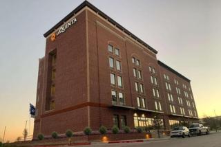 La Quinta Inn & Suites by Wyndham Dallas - Frisco Stadium - Frisco - 9