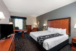 La Quinta by Wyndham Rifle - 5