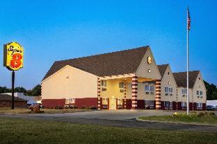 Super 8 by Wyndham Holton - Holton - 8