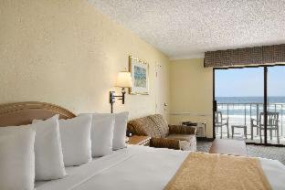 Days Inn by Wyndham Daytona Oceanfront - Daytona Beach - 3