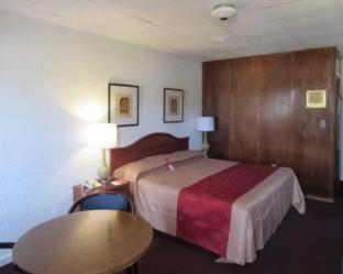 Econo Lodge Lexington Downtown near I-81 - 1
