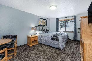 Super 8 by Wyndham Deadwood Black Hills Area - 6