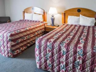 Days Inn & Suites by Wyndham Merrillville - 1