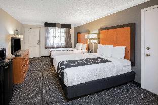 La Quinta Inn by Wyndham San Antonio I-35 N at Toepperwein - San Antonio - 1