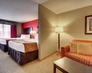 Comfort Suites - 7
