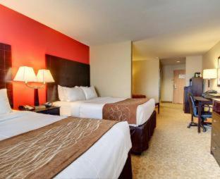 Comfort Suites - 6
