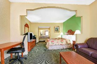 Super 8 by Wyndham Nashville Near Downtown / I-40 - 2