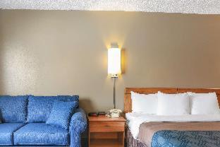 Econo Lodge Darien Lakes - Corfu - 6