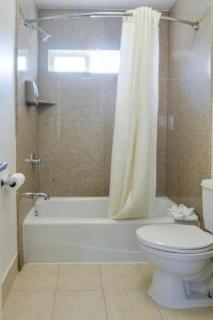 Redondo Inn and Suites - 6