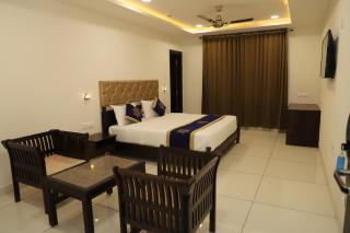 Clover Inn - Udaipur - 6