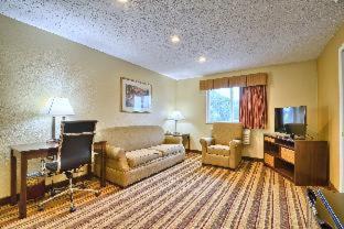 Super 8 by Wyndham Latham - Albany Airport - Latham - 3