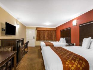 Rodeway Inn & Suites Corona - Corona - 7