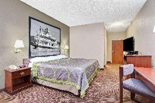 Super 8 by Wyndham Hernando - 9