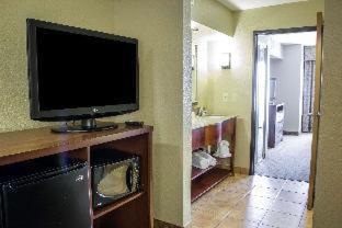 Comfort Suites Near Seaworld - San Antonio - 7
