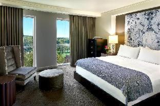 The Fontaine - Kansas City - 7
