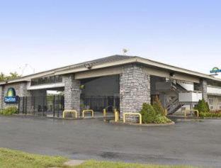 Days Inn by Wyndham Columbus Fairgrounds - Columbus - 1