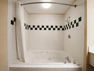 Ramada by Wyndham SeaTac Airport - SeaTac - 7