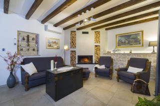 Villa Vision with Heated Pool & Jacuzzi in Sestanovac - Kreševo - 3