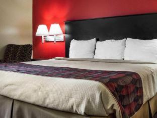Econo Lodge - Jamestown - 5