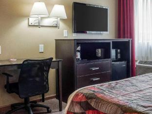 Econo Lodge - Jamestown - 4