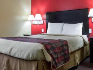 Econo Lodge - Jamestown - 1