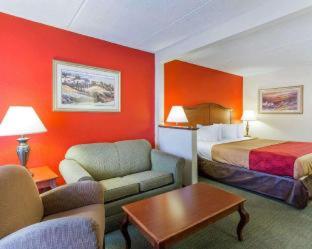 Econo Lodge Inn & Suites - Griffin - 8