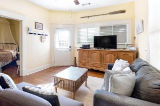 Castaway Cottage - Galveston - 6