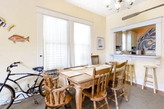 Castaway Cottage - Galveston - 4