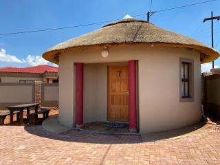 Empire Guesthouse - 6