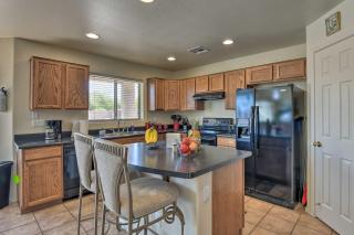 Private Pool and Hot Tub San Tan Valley Home - San Tan Valley - 4