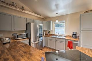 Hilltop Haven in Florissant Deck and Mountain View! - Florissant - 4