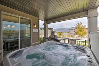 Modern Huntsville Resort Retreat with Deck and Hot Tub - 8