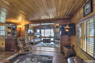 Lake Livin Cozy Cabin with Dock, Bar, 2 Kayaks - 6