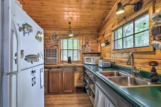 Lake Livin Cozy Cabin with Dock, Bar, 2 Kayaks - Canada Creek Ranch - 3