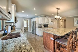 Lakefront Rest-Ashored Home with Private Dock! - Kuttawa - 4