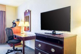Quality Inn & Suites of Alma - Northeast from Fort Smith - Alma - 9