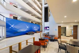 Holiday Inn Express & Suites San Antonio Medical - Six Flags by IHG - San Antonio - 1