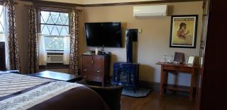 Cabernet House, an Old World Inn - Napa - 9