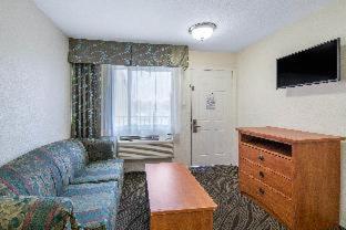 Howard Johnson Suites by Wyndham San Diego Chula Vista BayFront - 2